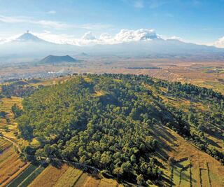 Gobierno de Puebla y Volkswagen rehabilitan cerro Zapotecas