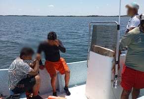 Rescatan a buzos en Yucatán; fueron abandonados en altamar por lanchas de pesca ilegales