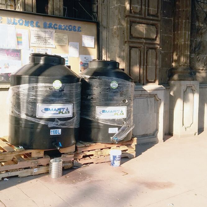 Colonos, locatarios y trabajadores de la zona precisaron que el servicio bás ico no ha escaseado en sus hogares. (JULIO ORTEGA. EL UNIVERSAL)