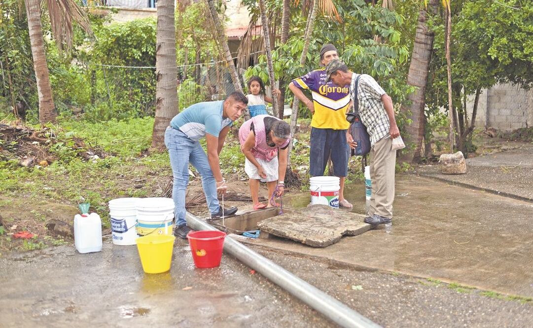 Desde hace semanas, habitantes de al menos 30 colonias carecen del servicio, pues en el puerto el problema del agua es recurrente, indican. Foto: SALVADOR CISNEROS. EL UNIVERSAL