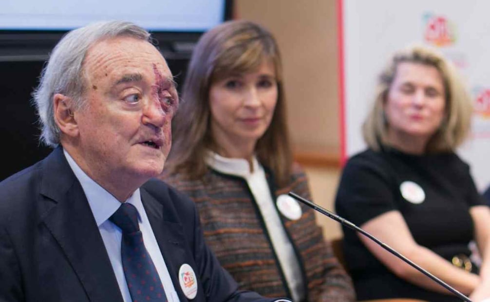 El doctor Mariano Barbacid junto a su equipo, quienes lograron eliminar el cáncer de páncreas en ratones / Foto: @criscancer