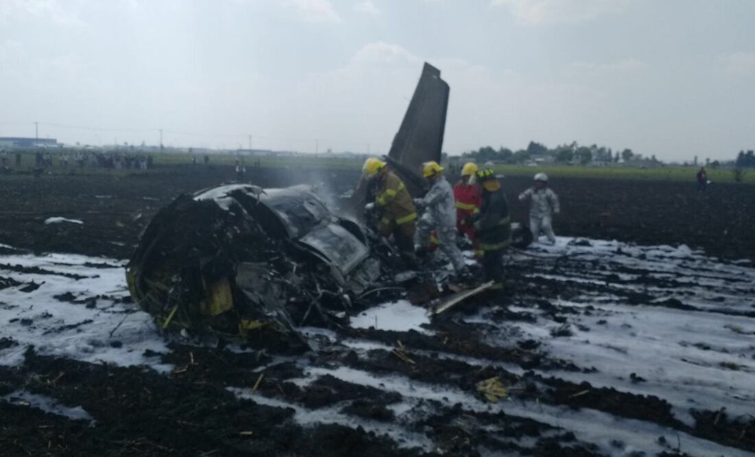Autoridades del Aeropuerto Internacional de Toluca, confirmaron el desplome de la aeronave poco después de las 15:30 de este miércoles (Foto: Especial)