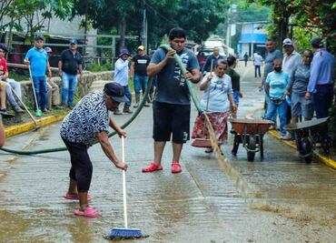 Edomex despliega atención médica y fumigación en Tejupilco tras inundación