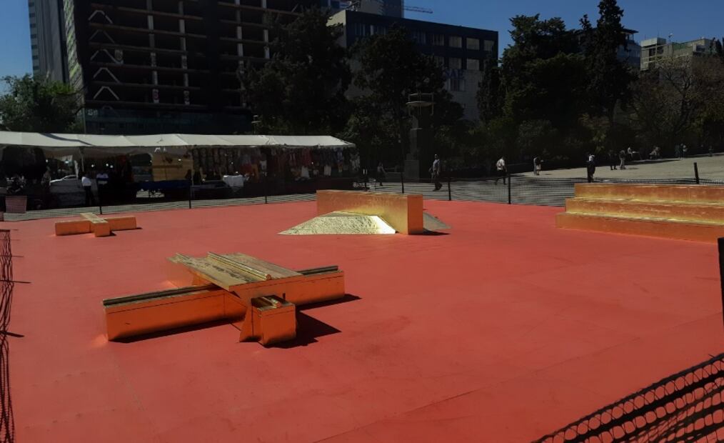 Pista de Patinetas frente al Monumento a la Revolución. Foto: Frida Juárez Bautista/ EL UNIVERSAL