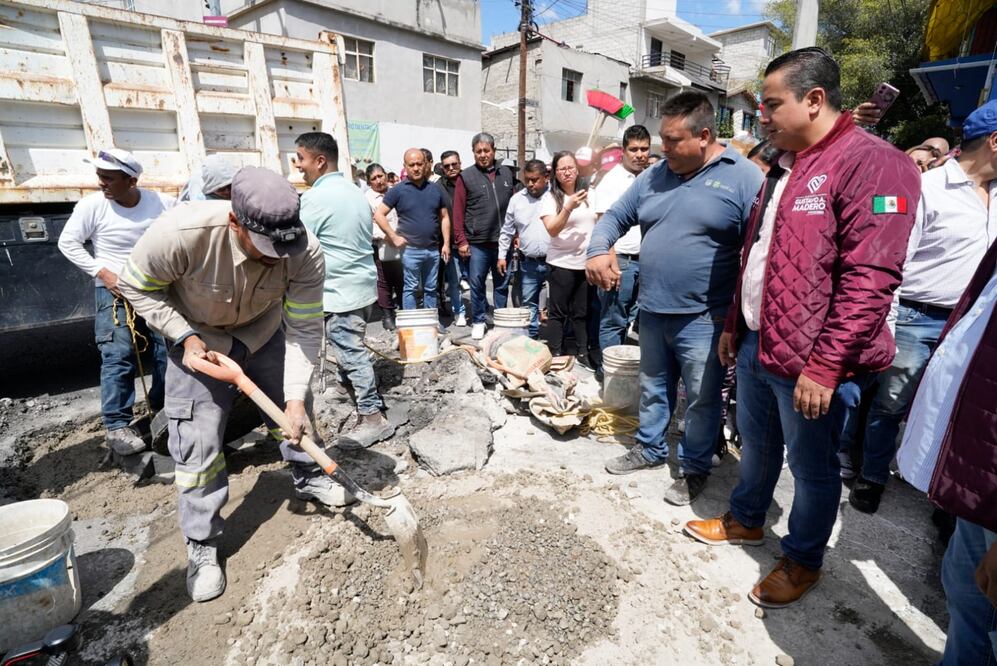 El alcalde Jeanecarlo Lozano encabezó la jornada "Enchulando tu colonia"; en esta ocasión fueron retirados un total de 25 toneladas de triques y cascajo. (Foto: especial)