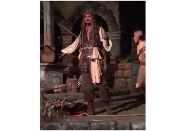 Sorprende aparición de Johnny Depp como "Jack Sparrow"