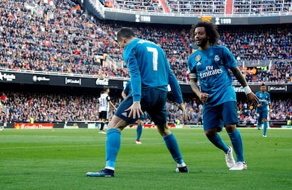 Real Madrid golea como visitante al Valencia