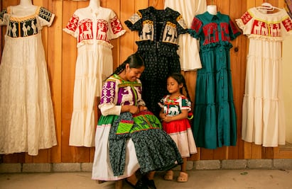 Bordadoras de Oaxaca, indefensas contra el plagio de sus diseños