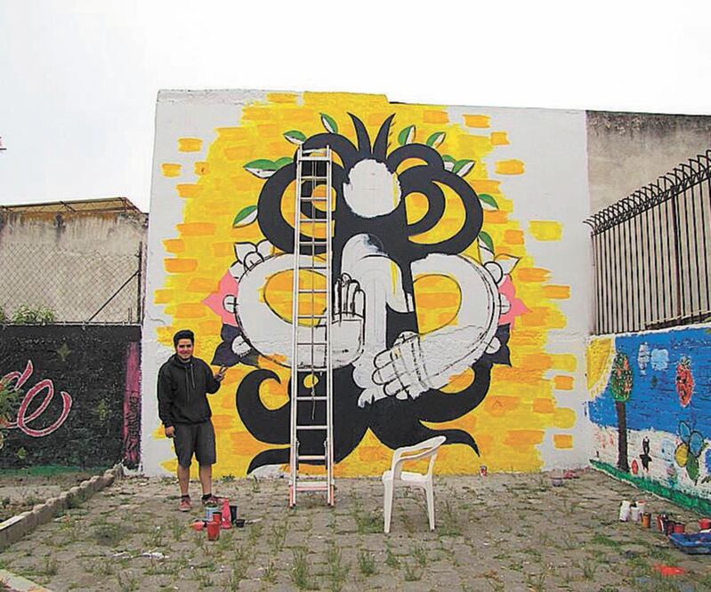 Jóvenes pintaron murales y rehabilitar los juegos de la zona infantil, que dotaran de una mejor imagen a la zona. Foto: ESPECIAL