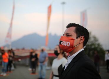 Luis Donaldo Colosio, alcalde electo de Monterrey, presenta a integrantes de su gabinete