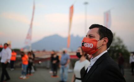 Luis Donaldo Colosio, alcalde electo de Monterrey, presenta a integrantes de su gabinete