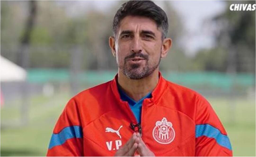 Veljko Paunovic dando sus primeras palabras como DT de Chivas / Foto: Especiales