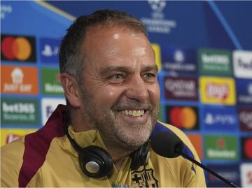 Hansi Flick renueva con el Barcelona tras gran temporada; firmó hasta 2027