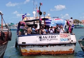 Embarcación zarpa del puerto de Yucalpetén, Yucatán, con ayuda humanitaria para Cuba; transporta cerca de 2 toneladas de víveres