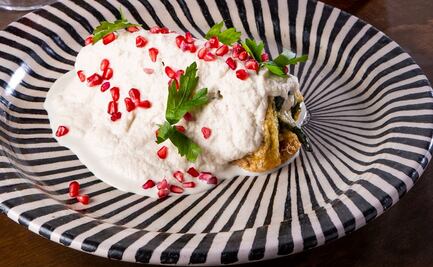 Si no puedes ir a Puebla por un chile en nogada, ellos llegan a tu casa