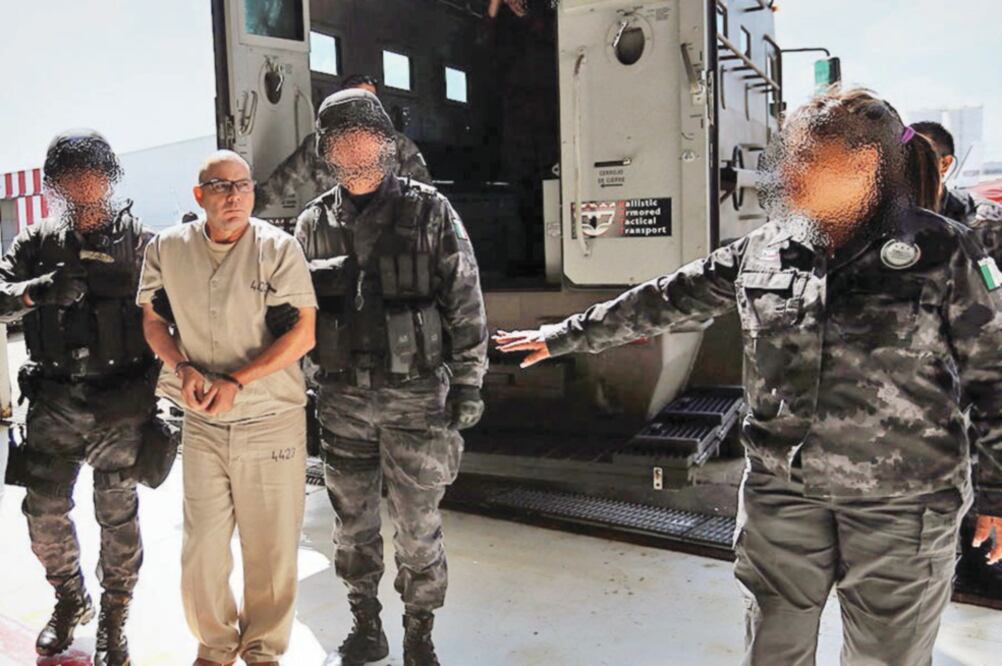 La PGR entregó en el aeropuerto de Toluca a los dos narcotraficantes que solicitaban las autoridades estadounidenses (ESPECIAL)