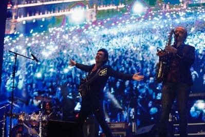 Caifanes enciende al Zócalo con concierto