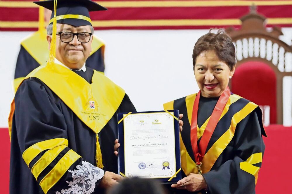 El reconocimiento a la doctora Cedillo Ramírez fue por su trayectoria profesional, mérito académico y científico en el área de la salud. Foto: Especial