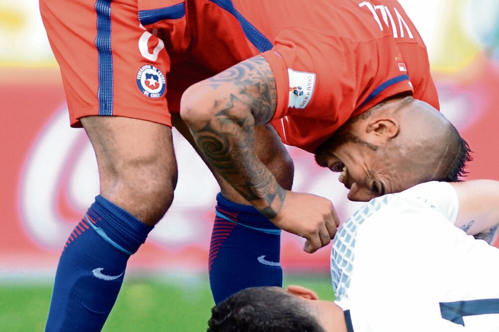 Arturo Vidal aún tiene tiempo para restablecerse de molestias (LUIS BENAVIDES. AP)