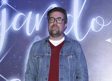 Rafa Sarmiento responde a reclamos por pasear a su hijo en calles de España