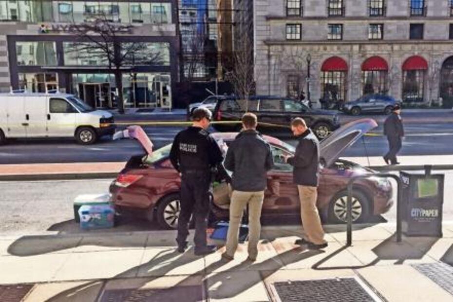 Suicidio frente a la Casa Blanca desata alerta 