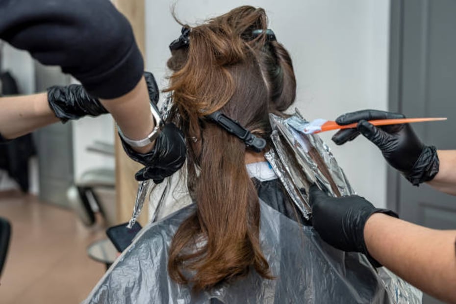 Iluminar el cabello con la técnica Light Line Effect ofrece un resultado natural. Foto: Unsplash
