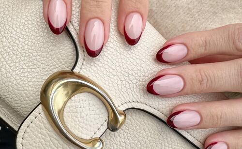 Uñas french. Foto: Instagram @jark.nails