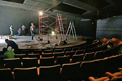 Abren teatro remodelado del Seminario de Cultura