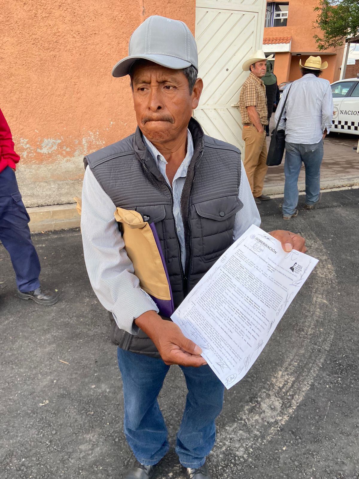 Luego de cuatro días consecutivos de bloqueo de la autopista Arco norte, ejidatarios mexiquenses, hidalguenses y tlaxcaltecas aceptaron la propuesta del gobierno federal de un pago anticipado por la indemnización de sus tierras. (Foto: especial)