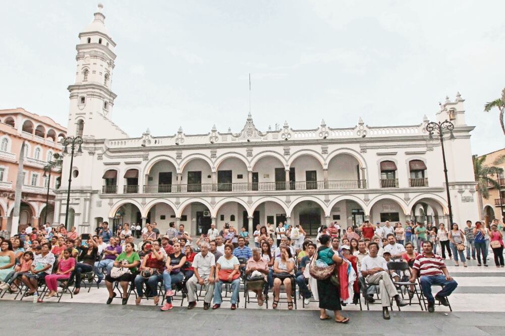 Para Moody’s, Coahuila, Chihuahua, Quintana Roo, Veracruz tienen elevado endeudamiento, por lo que no podrían contratar otro financiamiento en 2018. (ARCHIVO EL UNIVERSAL)