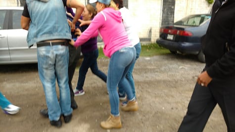 Intentan linchar a presunto docente violador 