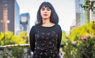 “El capitalismo mercantiliza el amor y lo vuelve espectáculo”: entrevista a Aura García-Junco sobre Cuando hablamos de amor 
