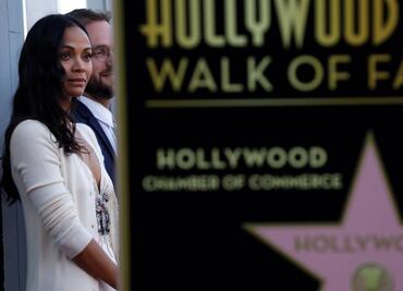 Zoe Saldaña recibe su estrella en Hollywood
