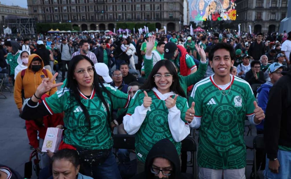 El ambiente festivo se vivió incluso antes del inicio del partido. Fotos: Luis Camacho / El Universal.