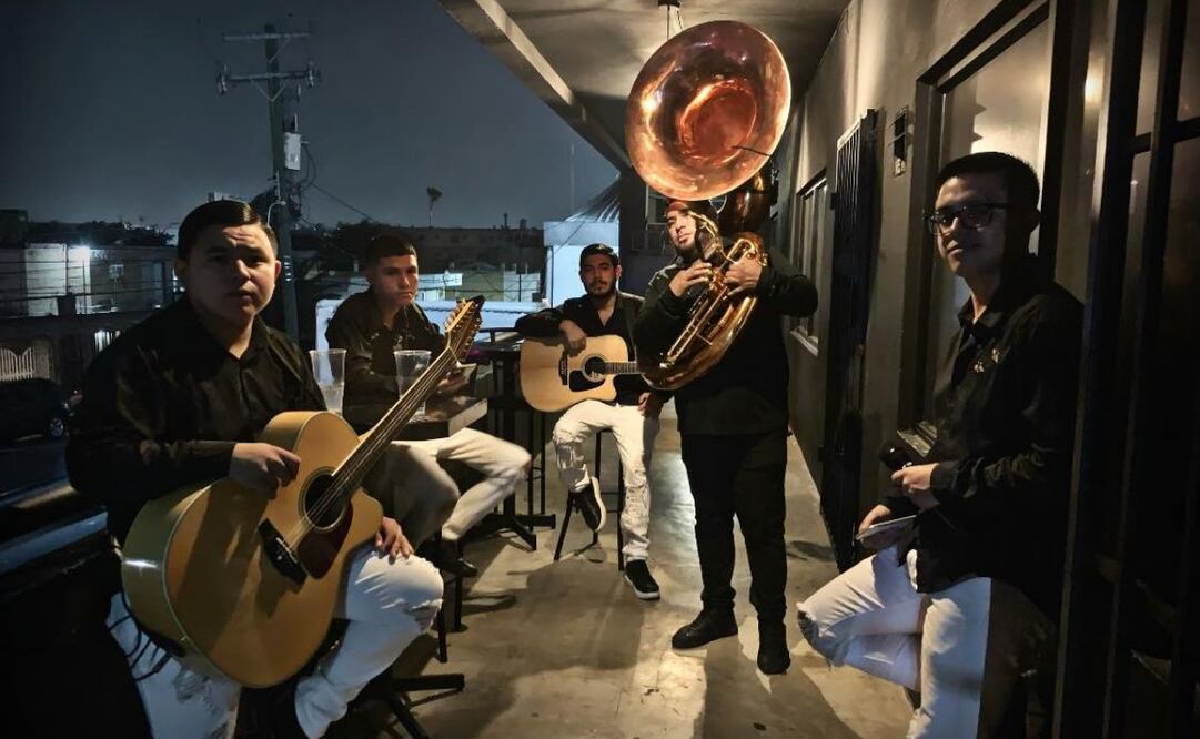 Cinco integrantes del Grupo Fugitivo que fueron privados de la libertad en Reynosa, Tamaulipas. Foto: Especial