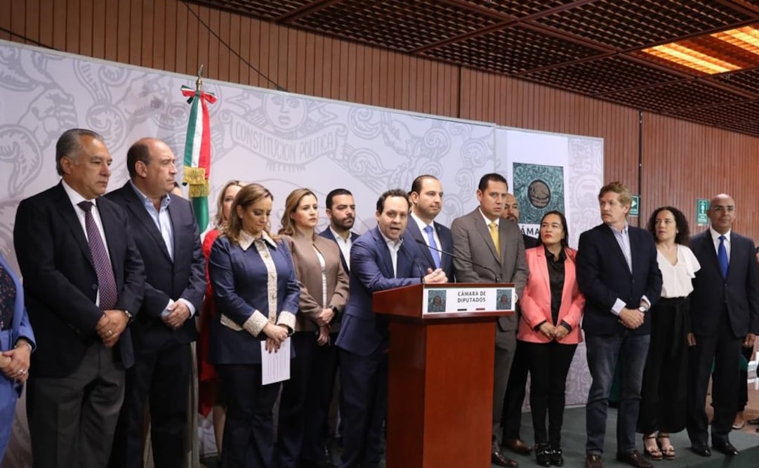 Dirigentes de oposición durante la conferencia de prensa en la Cámara de Diputados. Foto: Especial