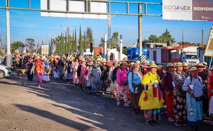 Arriban 20 mil peregrinas queretanas a Tepeji del Río, Hidalgo; se dirigen a la Basílica de Guadalupe 