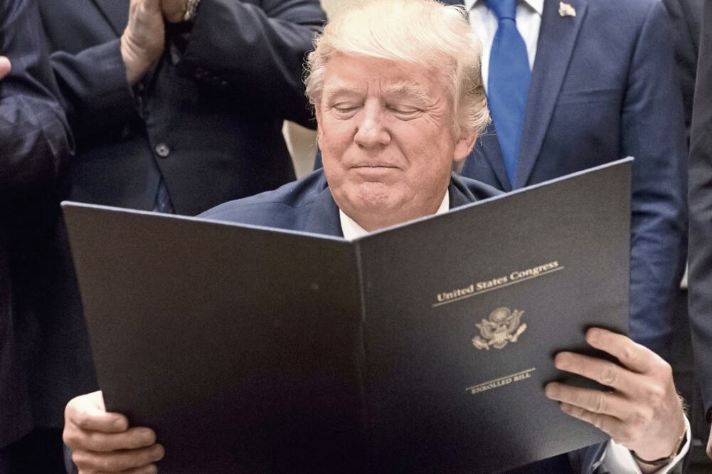 Los expertos europeos alertaron que si Trump sube aranceles a importaciones mexicanas, esto no garantiza que las empresas regresen a su país (SAUL LOEB. AFP)