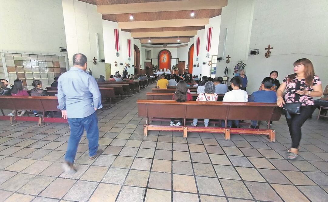 La violencia contra personas y bienes de la Iglesia católica ocurre pese a los llamados de obispos y sacerdotes en las misas para la construcción de la paz. Los párrocos han tenido que tomar medidas de seguridad para no exponerse a ataques o a la delincuencia. Foto: Xóchitl Álvarez / EL UNIVERSAL