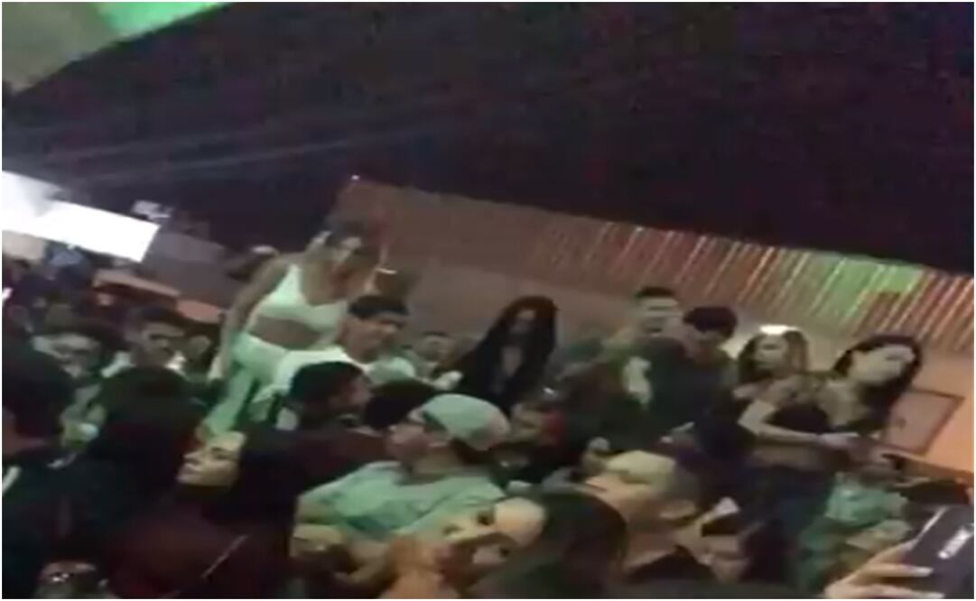 ESPECIAL. Alan Pulido divirtiéndose previo al choque del pasado domingo.