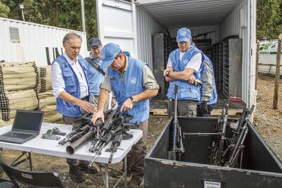 FARC inician entrega de otro 30% de sus armas