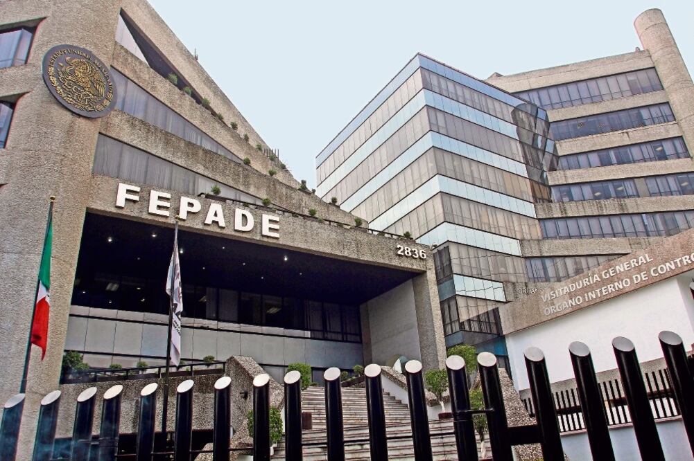 Senadores insisten que el encargado de la PGR, Alberto Elías Beltrán, acuda al Senado para explicar el motivo del cese del titular de FEPADE (ARCHIVO ELUNIVERSAL)