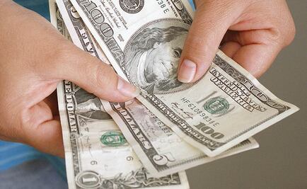 Peso mexicano gana frente al dólar por apuestas tasas Fed 