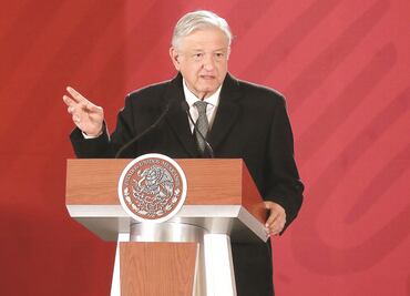 AMLO ordena depósito de mil mdp para maestros