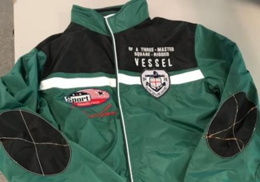 Estudiantes de Puebla desarrollan chamarra para mujeres que emite descargas eléctricas