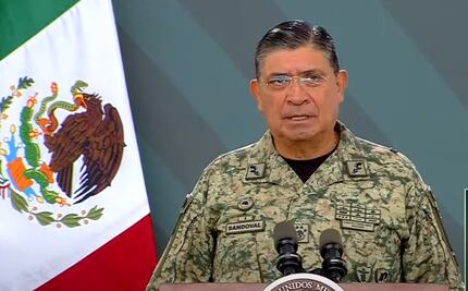 Luis Cresencio Sandoval destaca trabajo de ingenieros militares en obras para beneficio de mexicanos