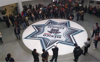 Grupo de la Policía Federal rompe con representantes