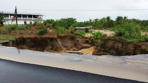 Lluvias dañan escuelas y dejan sin clases a alumnos en Oaxaca