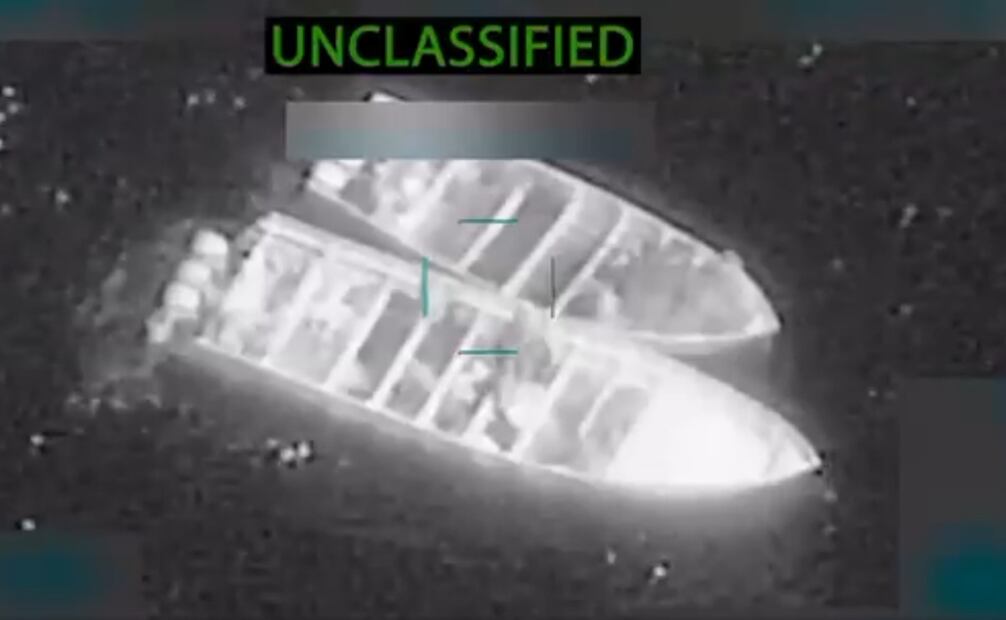 El Departamento de Guerra llevó a cabo tres ataques cinéticos letales contra cuatro embarcaciones operadas por Organizaciones Terroristas Designadas (OTD). Foto: Captura de pantalla de Twitter @SecWar