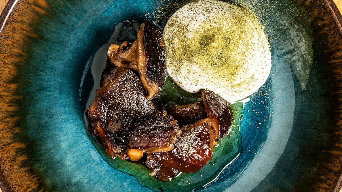 Shiitake en escabeche, una alternativa dulce para estos hongos asiáticos. Fotos: Jorge Garaiz